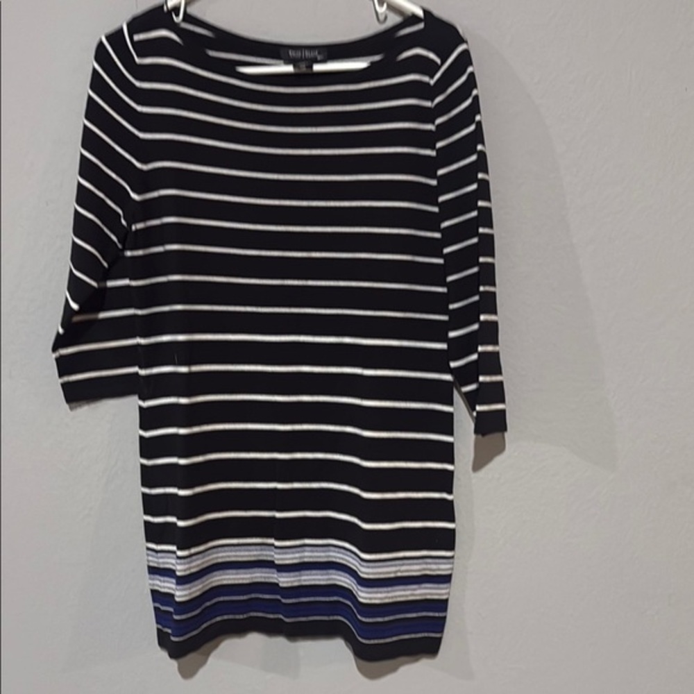 White House black market sz medium Black and White Striped tunic top
